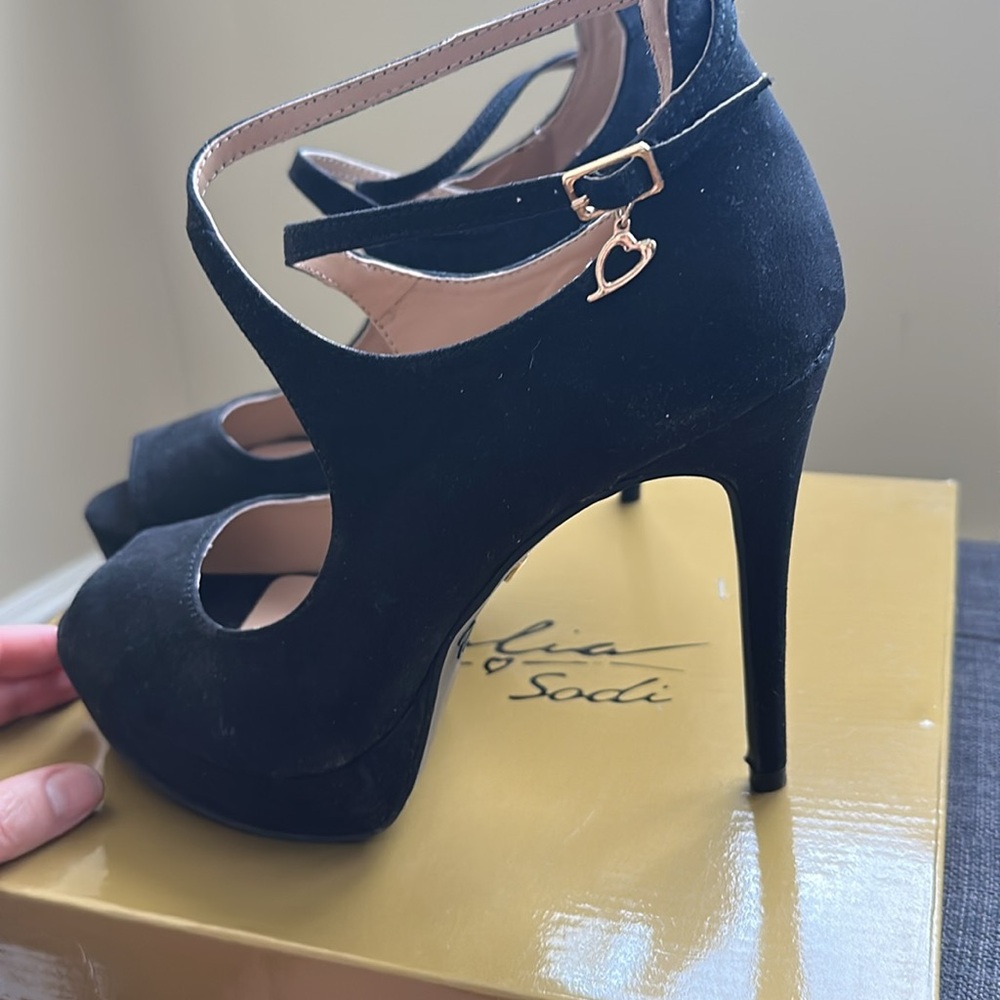 Thalia Sodi Black High Platform Heels - Picture 3 of 5